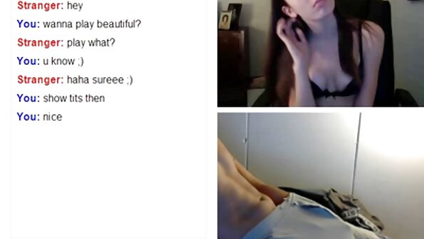 Chloe, nežinodama dėl savo partnerio, griebė kitą vibratorių.