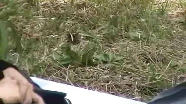 Mielasis, aš masturbuosiu tavo penį ir įkišiu pirštą tau į užpakalį.