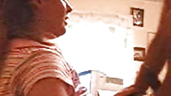 Masturbuojasi prieš atvykstant mylimajam