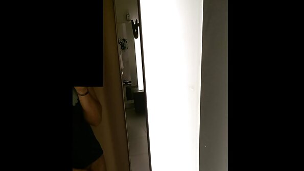 Seksas virtuvėje. Pakliuvo ant stalviršio.
