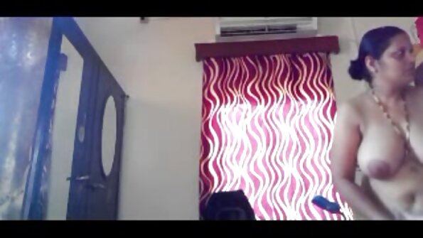 Pornografija ant suolo į užpakalį.