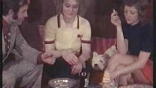 Femdom BDSM laikykis arba aš sumušsiu tavo kamuoliukus.