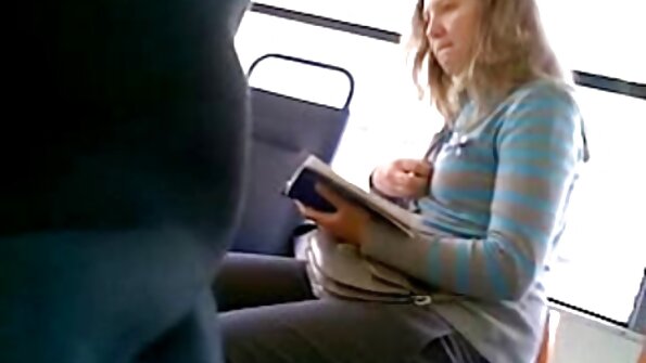 Ji pasidarė sau krūtis už mano pinigus ir dabar sportuoja.