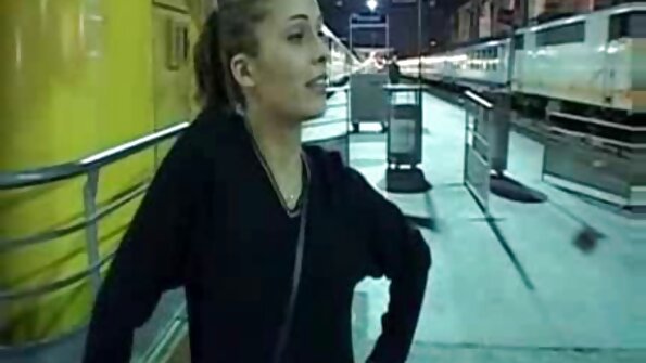 Mūsų vartotojai ją vadina blowjob karaliene.